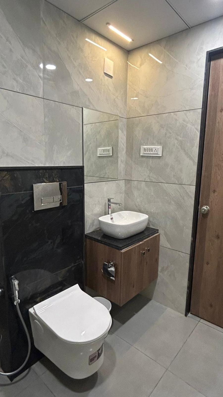 Hotel Holiday Icon Dwārka Екстериор снимка
